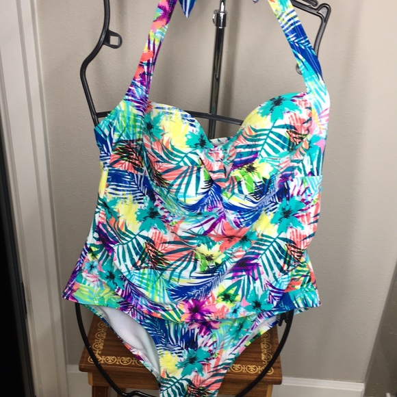 NWOT 16 W  CATALINA Women's Floral  Pattern One Piece Swim Suit Multicolor 1X - Picture 1 of 7